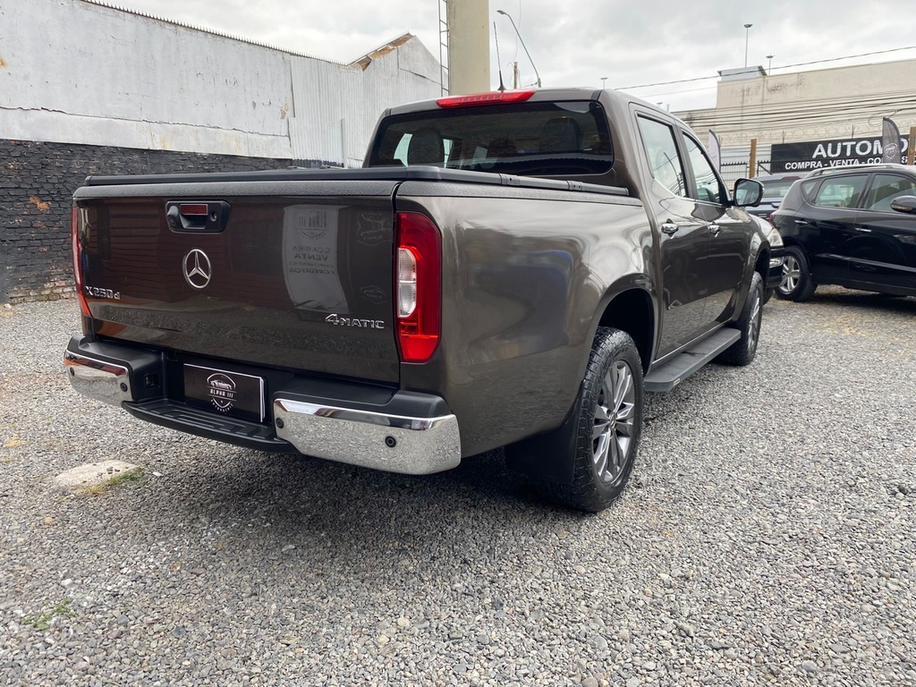 MERCEDES BENZ X 250D