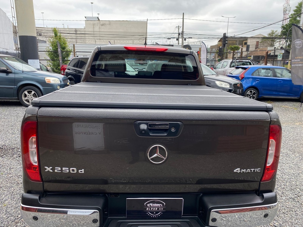 MERCEDES BENZ X 250D